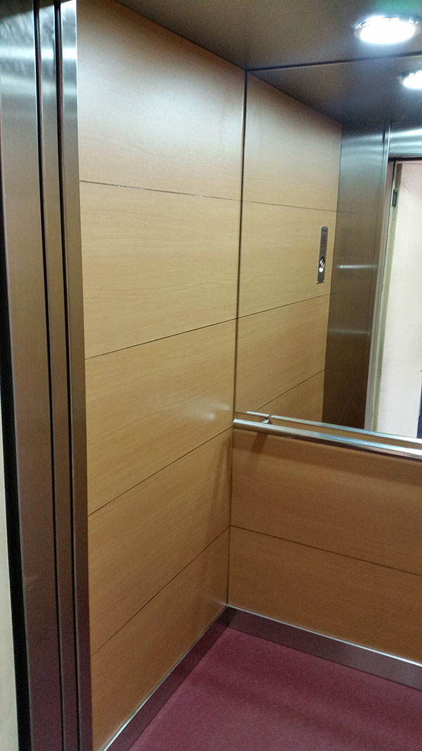 Modernizáció és felvonó fülkék esztétikai felújítása.